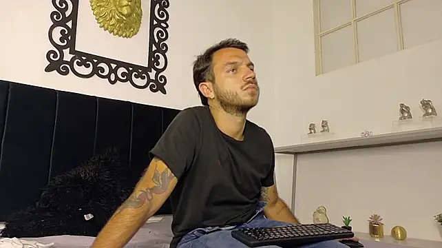 Živý XXX chat Santhiago_Jonnes