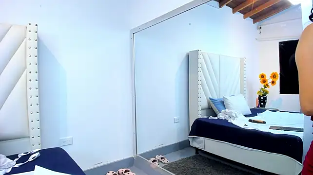 Paulynavera Adlı Modelin Canlı XXX Sohbeti