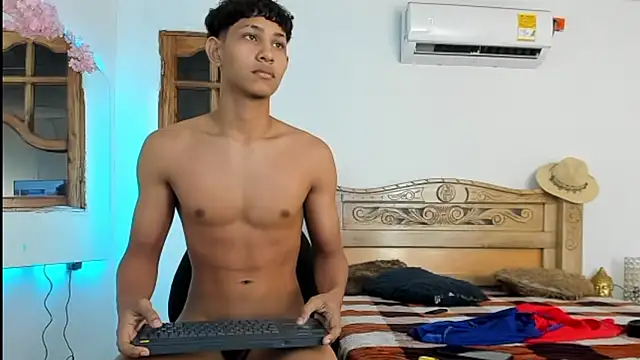 Chat +18 de nedye_rouss ao vivo