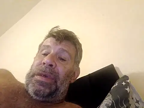 צ'אט XXX בשידור חי של stud2512