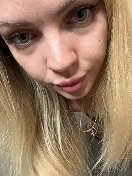 MissLuxxi Live XXX-chat