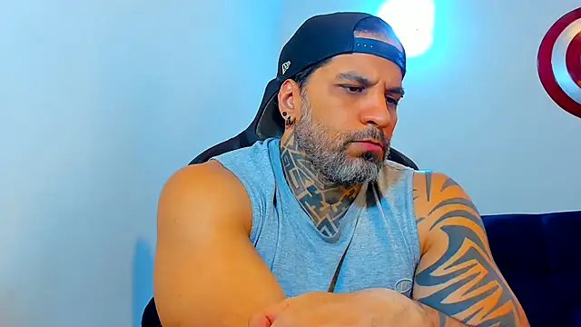 JoshRigby Chat XXX in diretta
