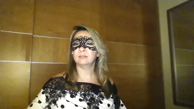 Nayelik Show in webcam