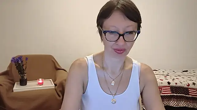 Chat +18 de BellaRose_2020 ao vivo