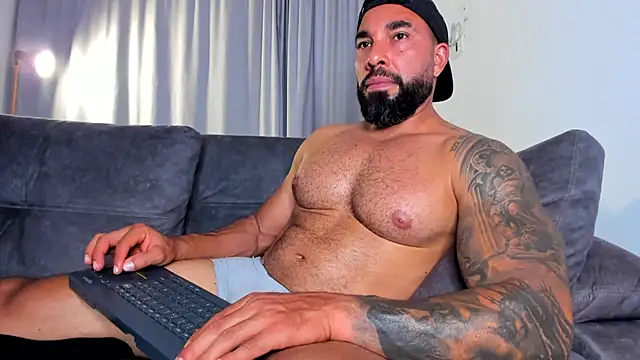roman_muscle's Live XXX Chat