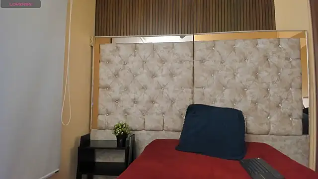 دردشة Haanita الجنسية المباشرة