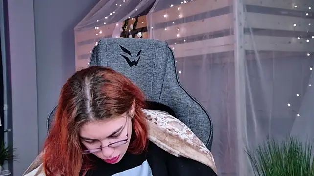 SeraphineDuskryn's Live XXX Chat
