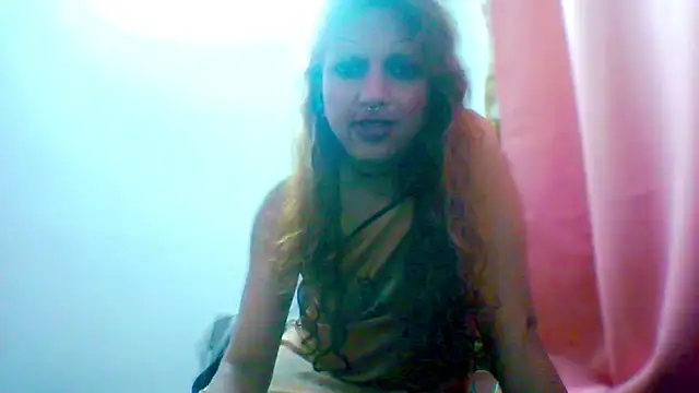 MmmMoniikaBabie Chat XXX in diretta