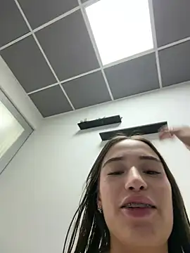 Sweet_Milaa1: απευθείας συνομιλία ΧΧΧ