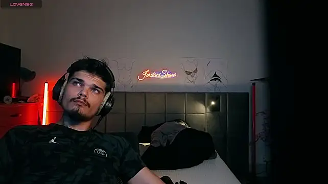 JordanShow Live XXX Chat