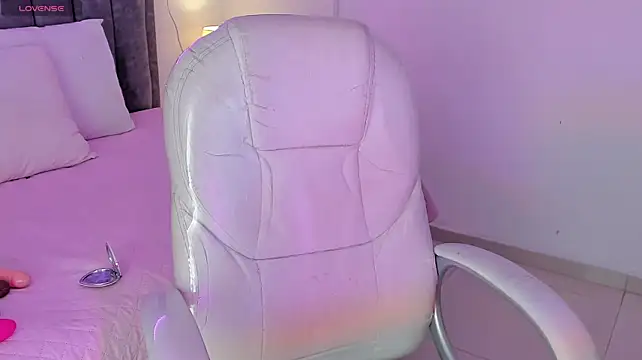 Chat XXX ao vivo de Bella18__
