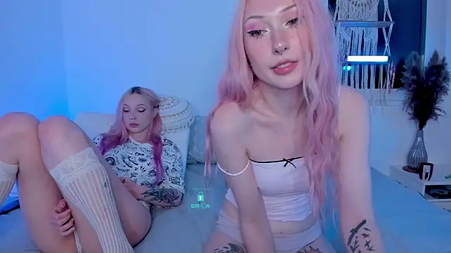 AlexRoseLiRed élő XXX-chatje