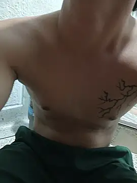 wickedboy_twin1 élő XXX-chatje