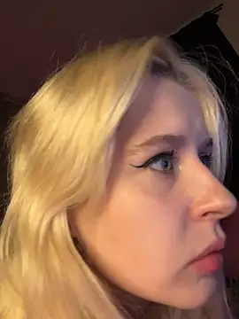 viviennedoll Adlı Modelin Canlı XXX Sohbeti