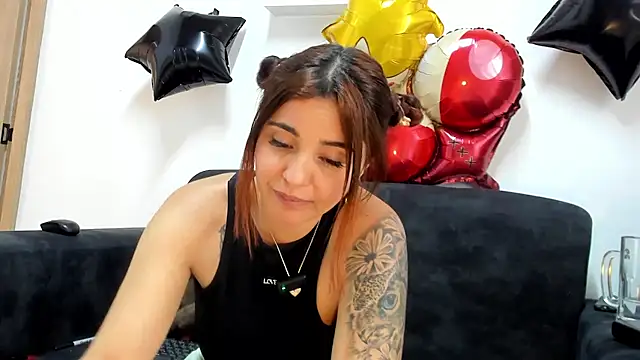 Sarah_Jhonson's Live XXX Chat
