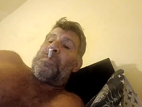 stud2512 XXX чат на живо