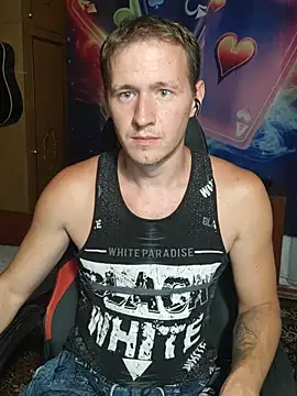 XXX chat uživo modela DiMastyzzz