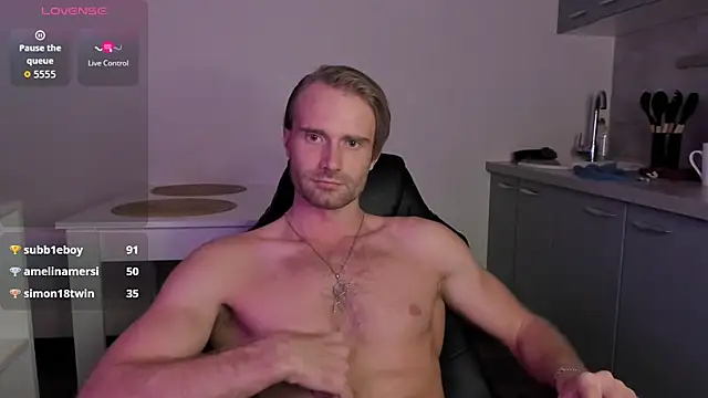 צ'אט XXX בשידור חי של Paul_Rolex