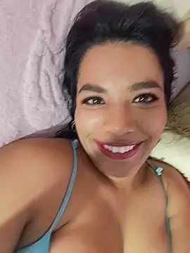 Catha-n Live XXX chat