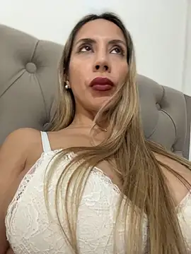 Chatroom XXX en direct de iam_sofia__
