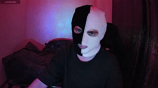 ZXCENSORED-: онлайн-секс-чат