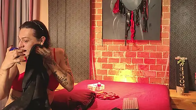 XXX chat uživo modela Niicol_Bossy
