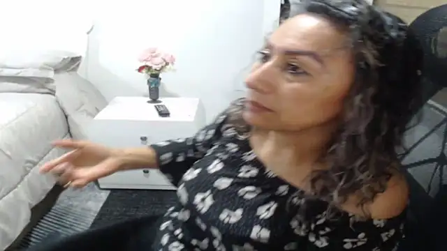 jesy_hot Adlı Modelin Canlı XXX Sohbeti