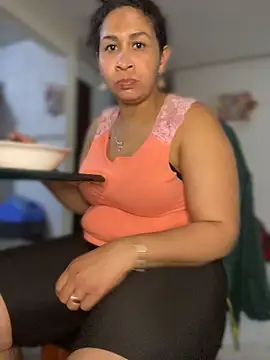 Chat XXX en directo de Carola-Ross