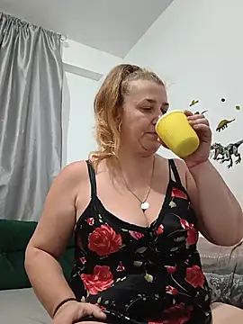 JuliaBestX Webcam show