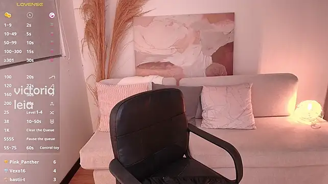 VictoriaLeia's Live XXX Chat