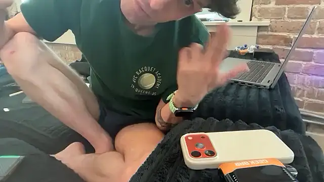 צ'אט XXX בשידור חי של MuchCarpal