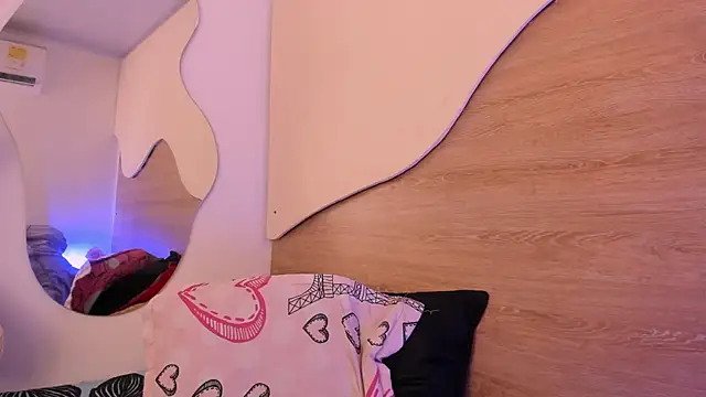 ORIANNA_21's Live XXX Chat