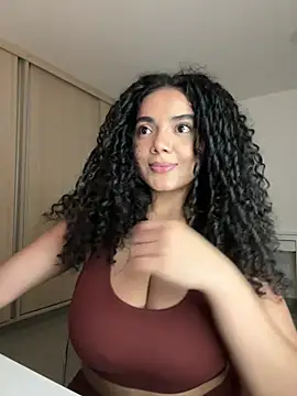 Curlyierr's Live XXX Chat