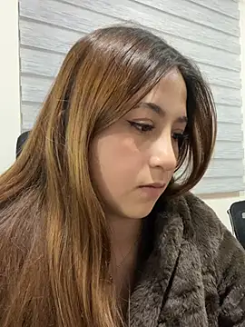 Vixen_Lauret Adlı Modelin Canlı XXX Sohbeti