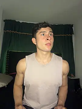 AustinJones_ Adlı Modelin Canlı XXX Sohbeti