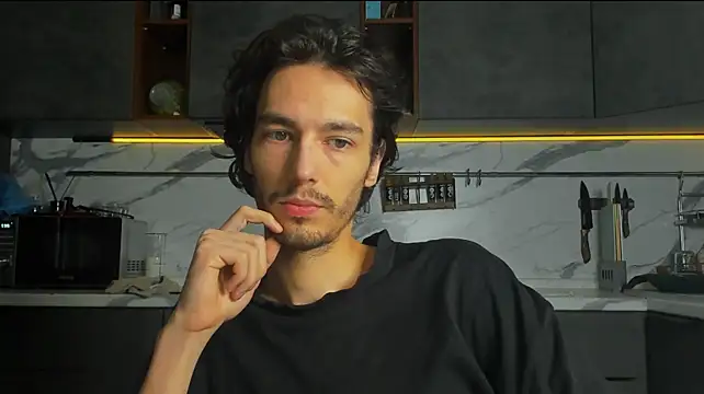 XXX chat uživo modela MitchelKurs