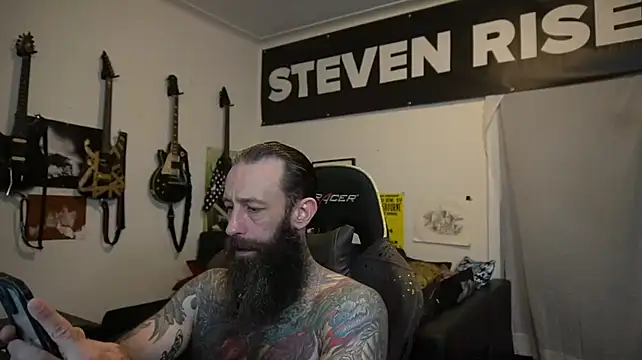 Chat +18 de StevenRiseNYC ao vivo