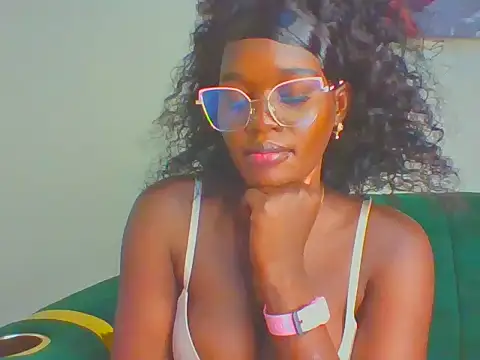 cutesmiling Chat XXX live
