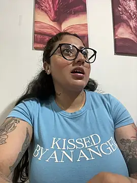croftsmila's Live XXX Chat