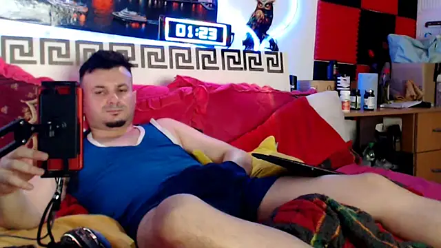Hugec0ck007 live XXX chat