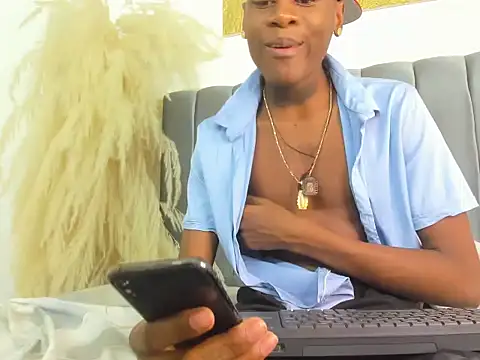 צ'אט XXX בשידור חי של cofla_sex
