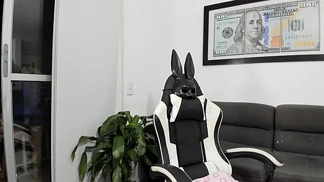 Chat +18 de LucianaMoreau ao vivo
