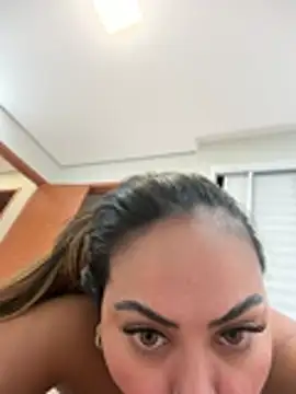 lariic Live XXX Chat