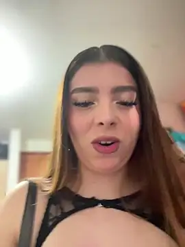 Cloew_Marz 라이브 XXX 채팅
