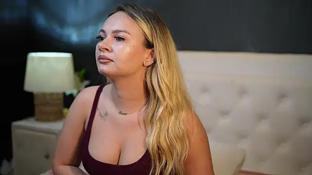 DaliaParis' Live XXX Chat