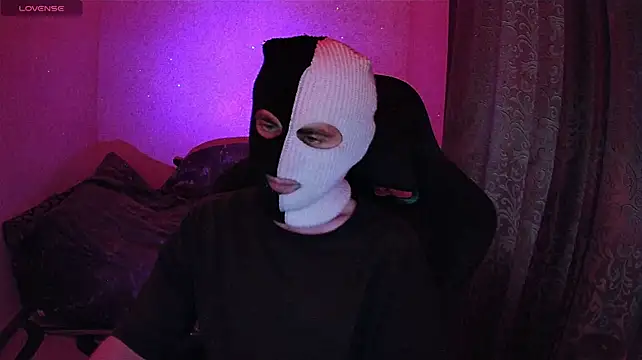 ZXCENSORED- – Naživo XXX chat