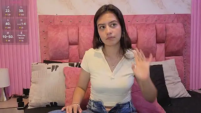 Chat +18 de Alahia_Bloom ao vivo