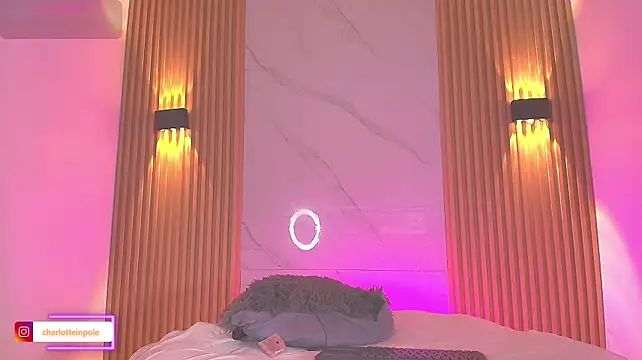 XXX chat uživo modela miss_charlootte1