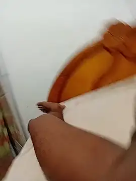 Show modela leo_1M na web-kameri