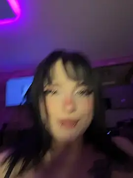Melissa_cum 即時 XXX 聊天
